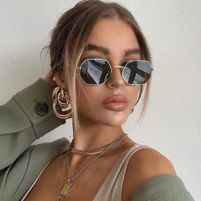 2019 Square Sunglasses Woman Retro Fashion Rose Gold Sun Glasses Female Brand Transparent Glasses Ladies