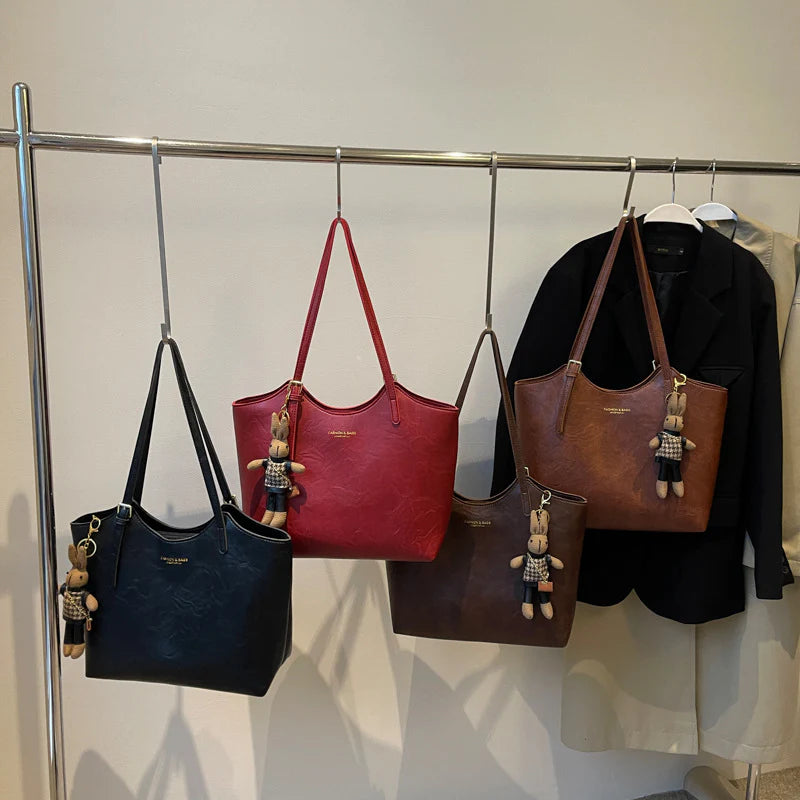 Trendy Solo Strap Glossy Leather Purse