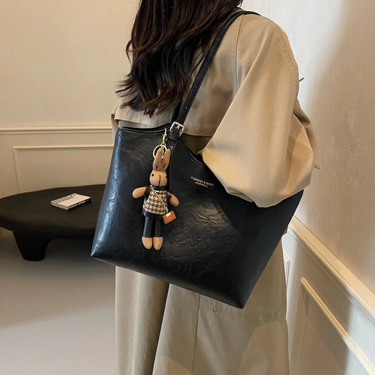Trendy Solo Strap Glossy Leather Purse